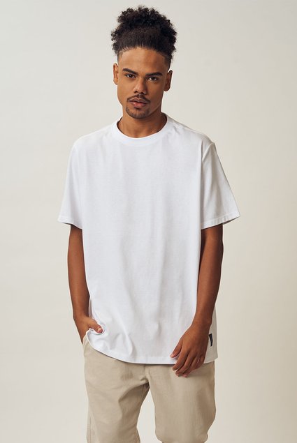 camiseta-malhao-retroy-branca-com-etiqueta