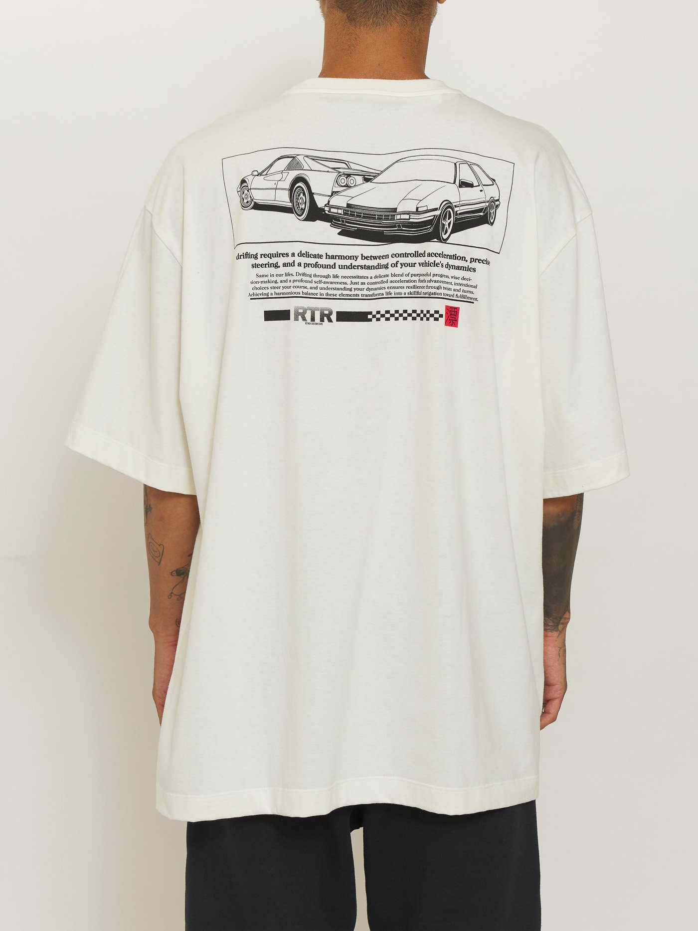 Camiseta Off-White Estampada Custom Cars – Estilo Automobilístico