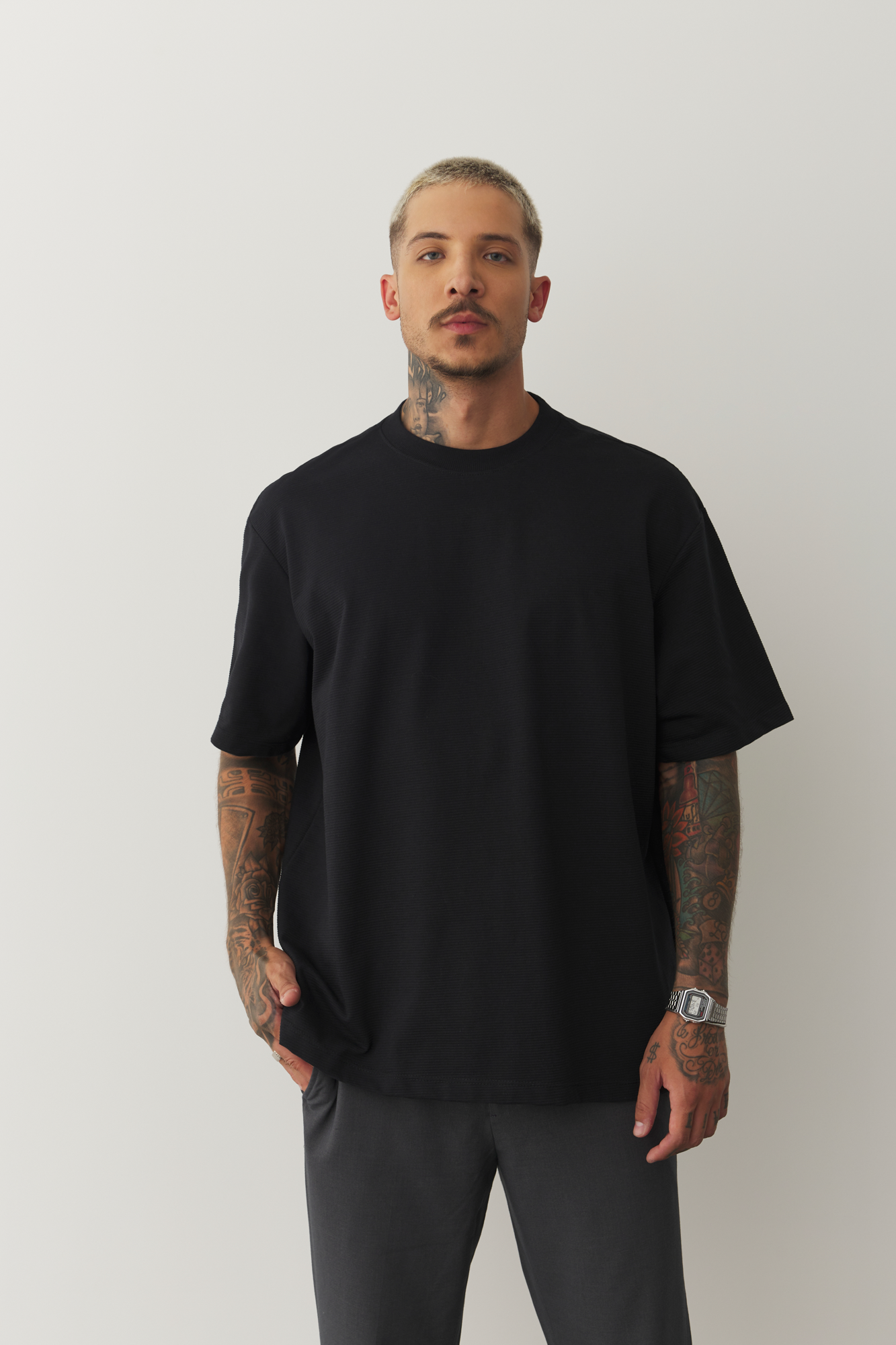 Camiseta Over Textura Bordado Retroy Telha – Estilo e Conforto