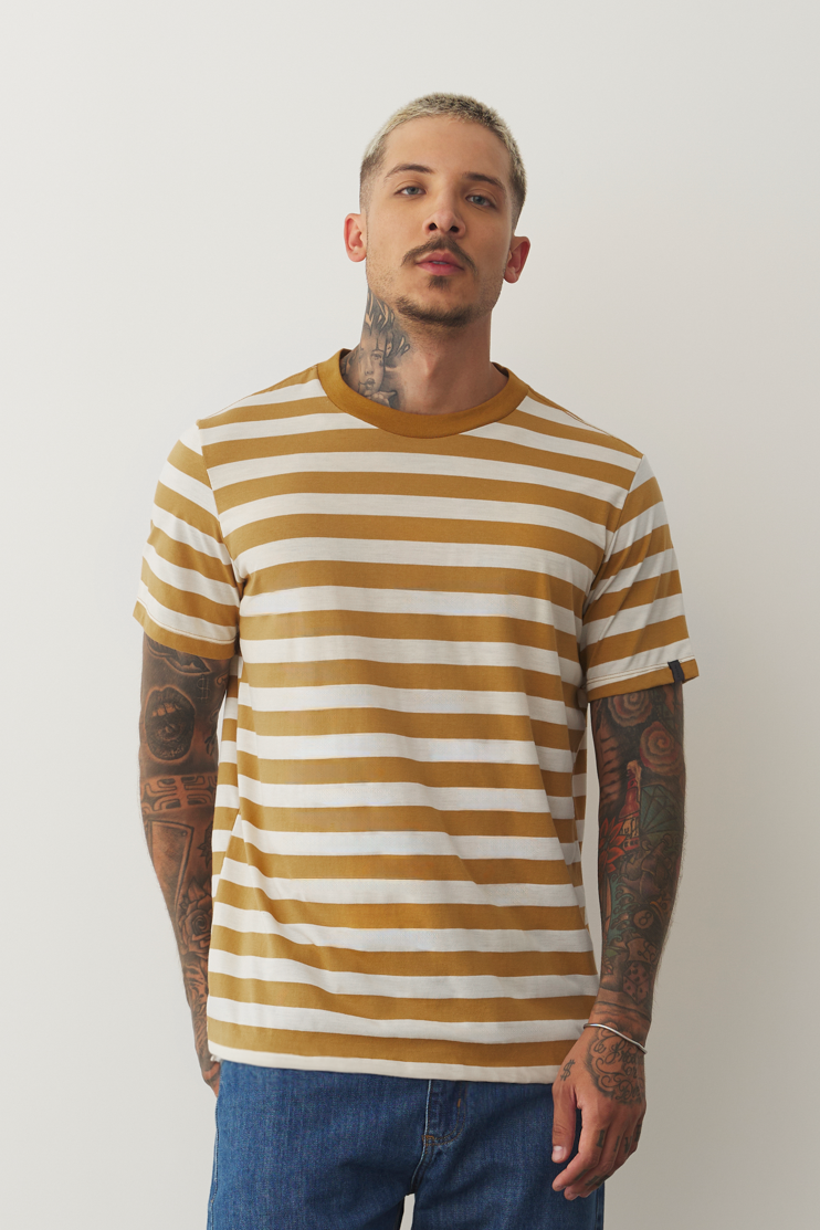 Camiseta Fio Tinto Listrada Off White e Mostarda Com Etiqueta Retroy